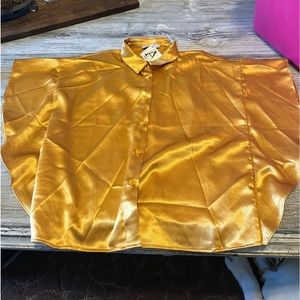 BNWT Hold batwing top